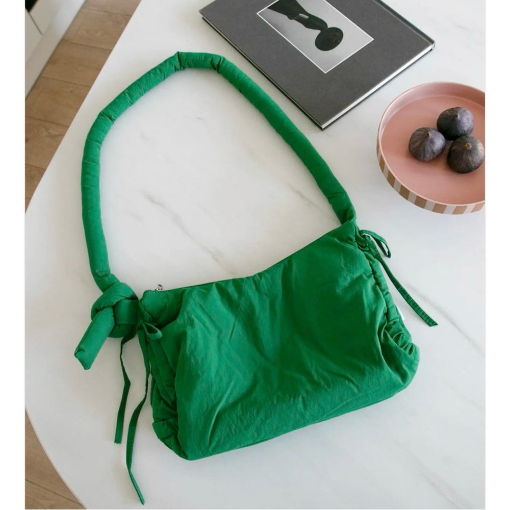 🌱 ‘The Tote Library’ Bag in Green